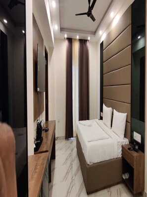 Classic Room | 1 bedroom, premium bedding, memory foam beds, in-room safe - PK BOUTIQUE HOTEL (Noida)