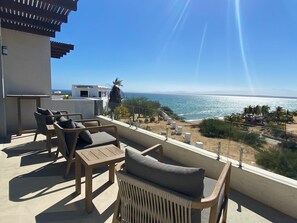 Terrace/patio - 3-bedroom w/ amazing views, waterfront access, resort amenities & hot/cold tub (El Sargento, La Ventana)