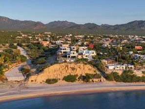 Beach - 3-bedroom w/ amazing views, waterfront access, resort amenities & hot/cold tub (El Sargento, La Ventana)