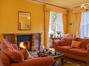 Fireplace - 6 bedroom accommodation in Aberfoyle (Aberfoyle)