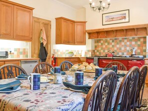 Dining - 6 bedroom accommodation in Aberfoyle (Aberfoyle)