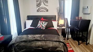 Iron/ironing board, WiFi, bed sheets