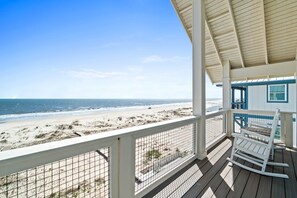 Property grounds - Eucalyptus: Luxury Beachfront Home with Private Pool and Pet Friendly! Sleeps 24 (Indian Pass)