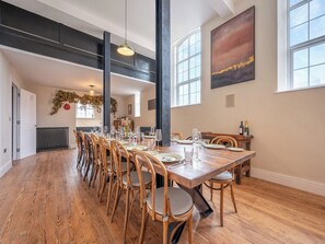 Dining - 5 bedroom accommodation in Seascale (Seascale)
