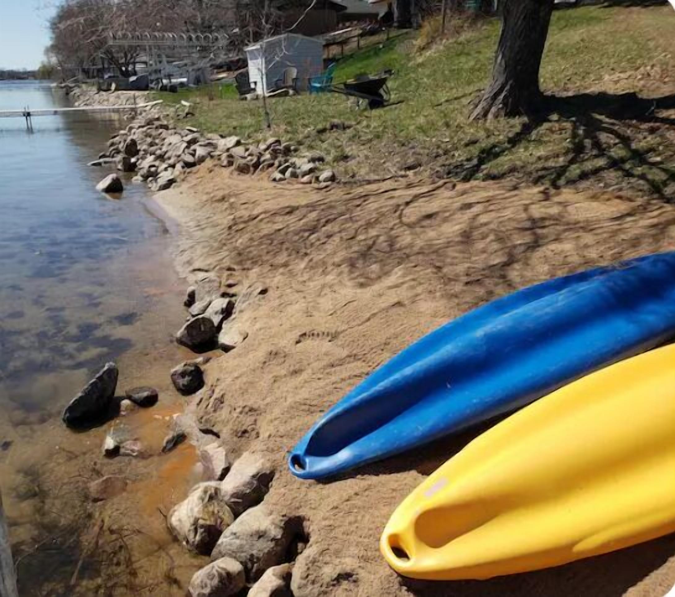 Perfect retreat for lakeside relaxation and family fun! Jump in!