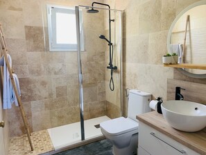 Hårføner, bidé og såpe