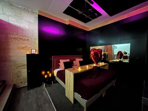 1 室のベッドルーム、防音設備、WiFi (無料)、ベッドシーツ