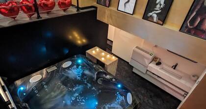 Love room La Black Mieuxqualhotel