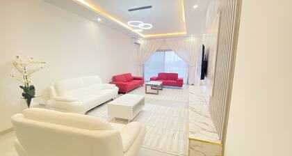 Appartements Avec Piscine, Salle de Sport à Loin de la Plage Avec 3 Chambres