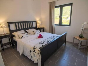 3 室のベッドルーム、WiFi、ベッドシーツ