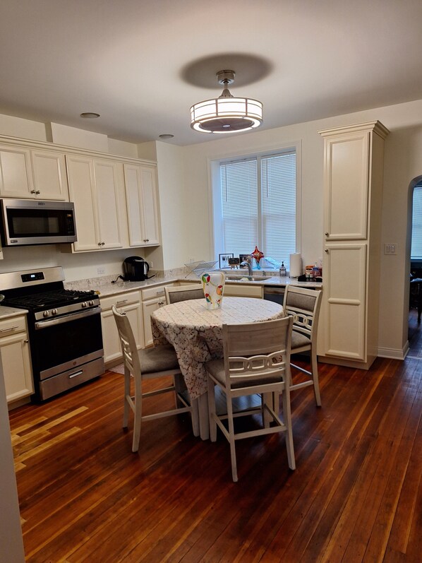 Refrigerador, utensilios de cocina