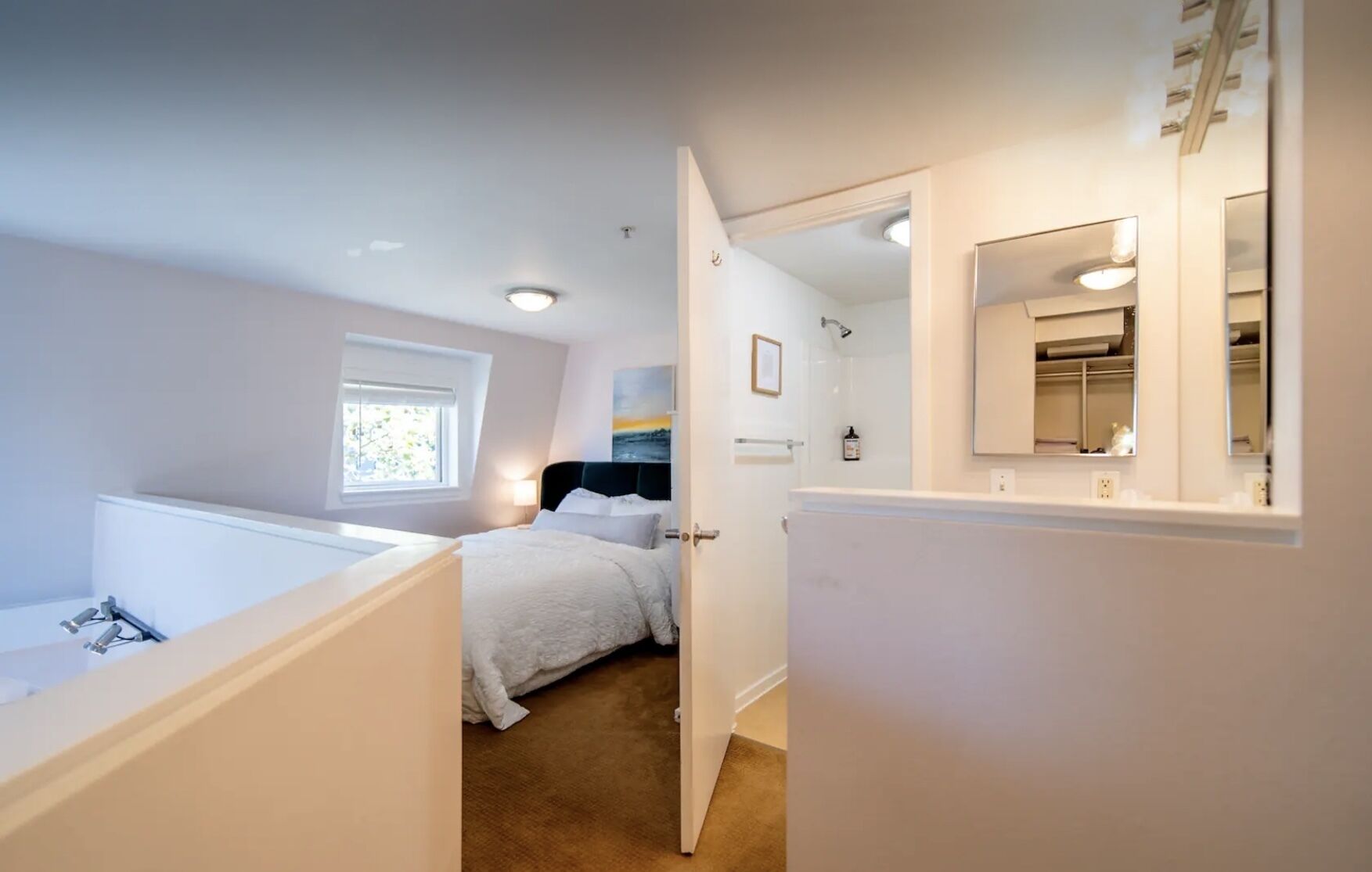 2 chambres, fer et planche à repasser, accès au Wi-Fi (inclus)