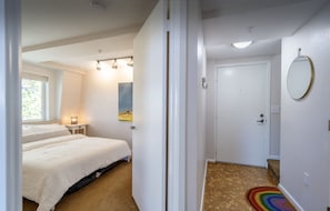 2 bedrooms, iron/ironing board, free WiFi, bed sheets