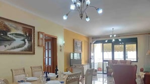 Dining - Spacious 2 Bedroom Apartment (Durrës)