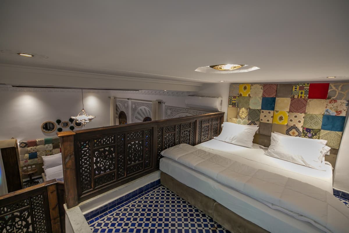 Deluxe Suite | 1 bedroom, minibar, in-room safe, iron/ironing board