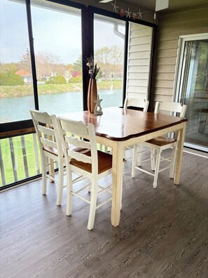 Dining - Elegant 3-Bedroom Condo in Lewes with Pond Views (Lewes)