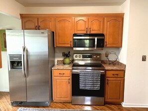 Unclassified image, 4 of 29, button - Spacious Condo•Pond Views•Centrally located (Lewes)