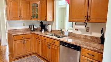 Microwave, oven, stovetop, dishwasher