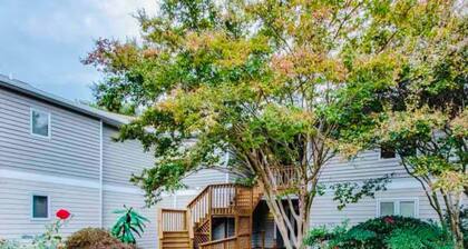 Elegant 3-Bedroom Condo in Lewes with Pond Views