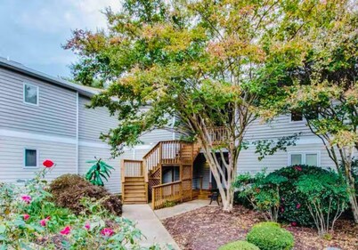Elegant 3-Bedroom Condo in Lewes with Pond Views