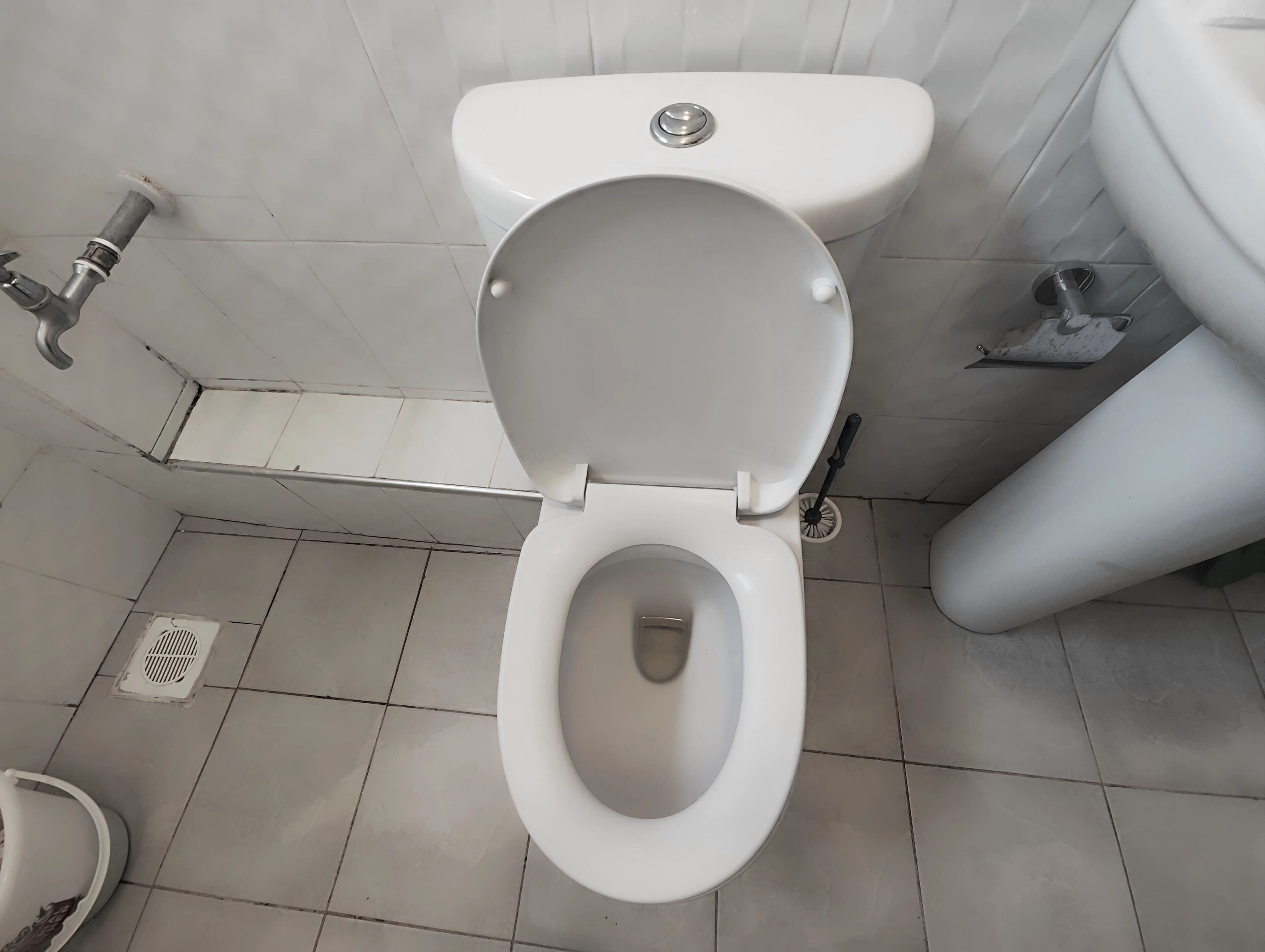 タオル、石鹸、シャンプー、トイ  レットペーパー