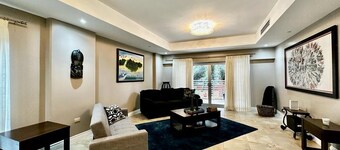 Three Bedroom Lavish Retreat located in the heart of the City 