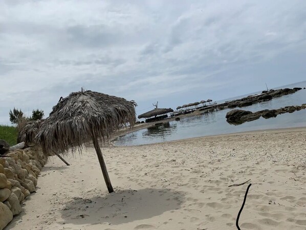 근처 전용 해변, 백사장