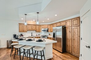 Fridge, microwave, oven, stovetop - Getaway at Moose Lodge-Walk to Lifts at Park City Mountain-Hot Tub! (Park City)