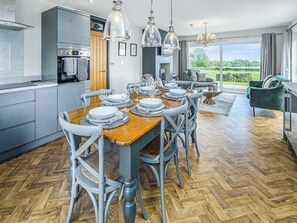 Dining - 3 bedroom accommodation in Bellshill, near Bamburgh (Bellshill, near Bamburgh)