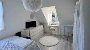 5 bedrooms, iron/ironing board, free WiFi, bed sheets