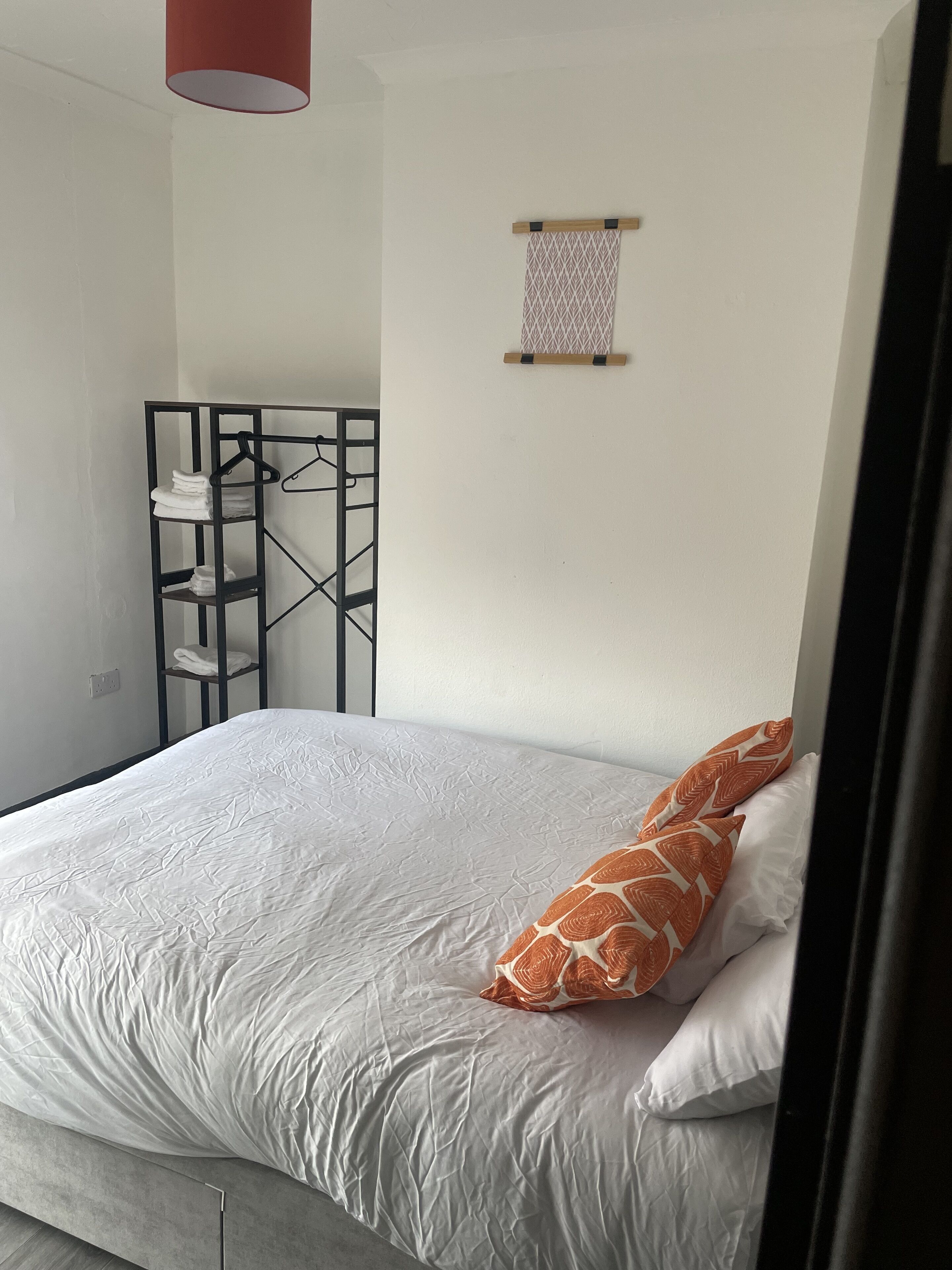 1 soverom, strykejern/-brett, wi-fi (inkludert) og sengetøy