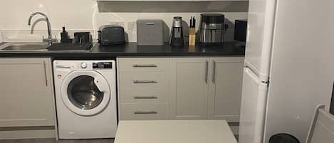 Fridge, microwave