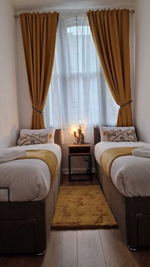 2 chambres, fer et planche à repasser, Wi-Fi gratuit, draps fournis