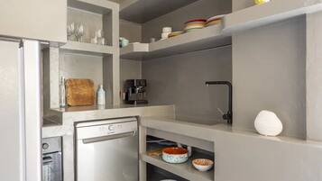 Kühlschrank, Ofen, Herdplatte, Geschirrspüler