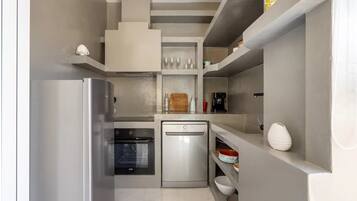 Kühlschrank, Ofen, Herdplatte, Geschirrspüler