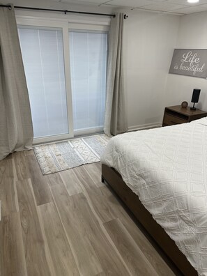 Room - Kelly Town village (McDonough)