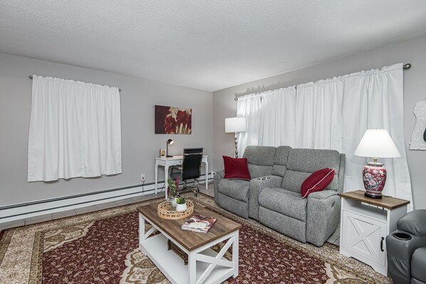 Téléviseur connecté, foyer, livres