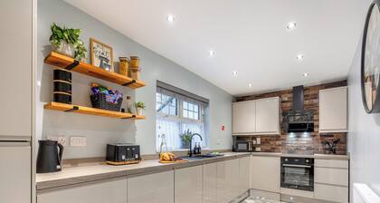 Totally refurbished cottage, decorated and equipped to a high standard.