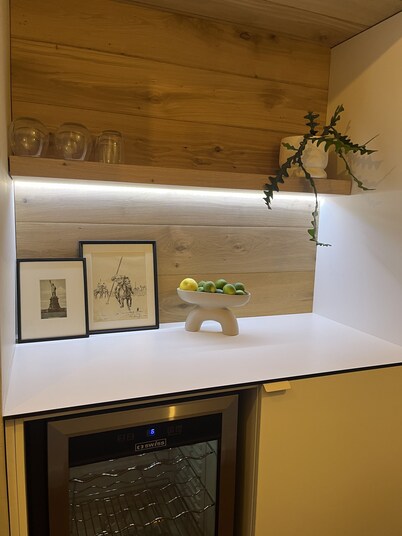 Chic interior apartment , centrally located , near all great amenities. 