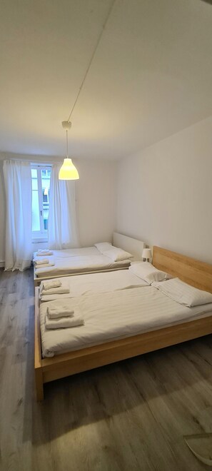 2 bedrooms, travel crib, free WiFi, bed sheets