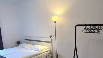 2 Schlafzimmer, Reisekinderbett, kostenloses WLAN, Bettwäsche