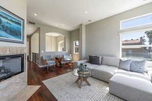 Smart TV, fireplace, video games, offices - Huntington Beach Oceanview Oasis 
Beach Front & Pier View  6 Bedroom 4.5 Baths  (Huntington Beach)