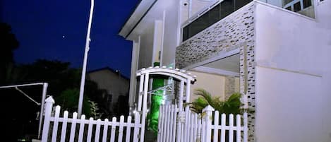 Fachada de la propiedad