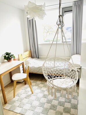 4 slaapkamers, een strijkplank/strijkijzer, wifi, beddengoed