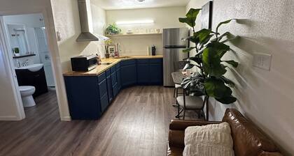 Perfect one bedroom one bath Casita in Central Yuma, has everything you need.