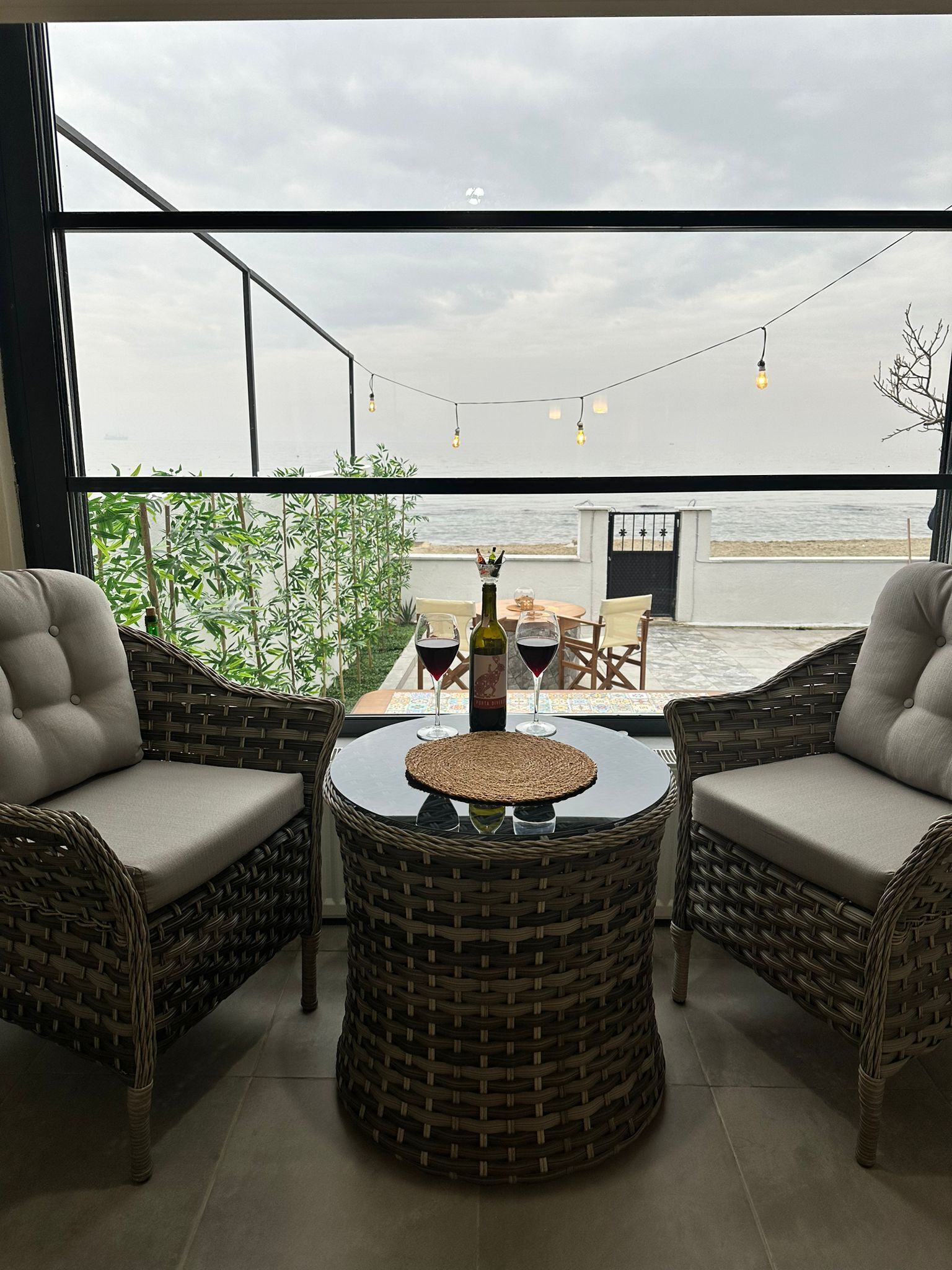 Habitación Deluxe, balcón, vistas al mar | Minibar, wifi gratis, ropa de cama