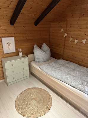 4 bedrooms, WiFi, bed sheets