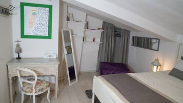 1 habitación, tabla de planchar con plancha, wifi y ropa de cama