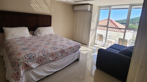 Comfort Condo, 1 King Bed with Sofa bed | 1 bedroom, free WiFi - Island GetAway Condo Portmore Jamaica (Portmore)