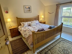 3 soverom, strykejern/-brett, wi-fi og sengetøy